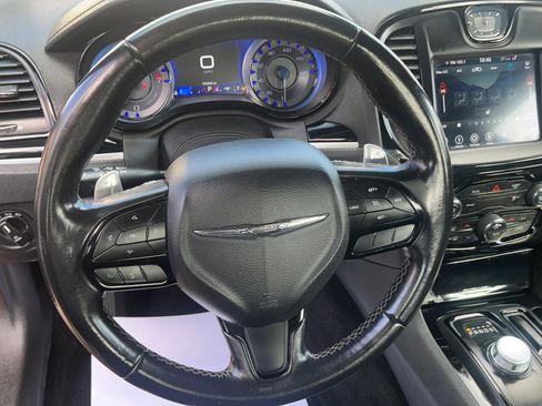 Used 2019 Chrysler 300 S image 19