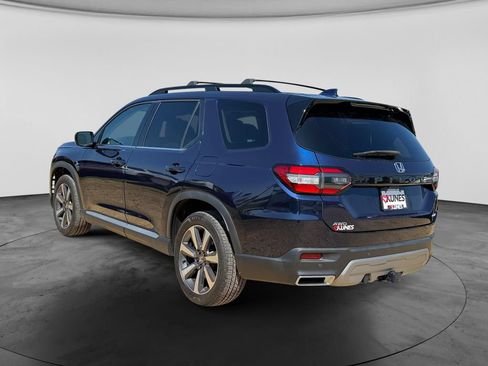 Used 2025 Honda Pilot Elite image 7