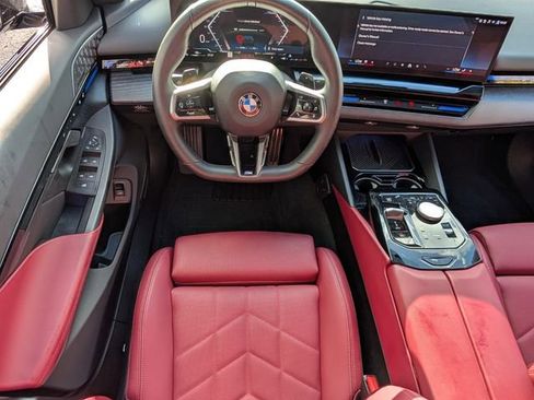 Used 2025 BMW 530i 530i w/ M Sport Package image 16