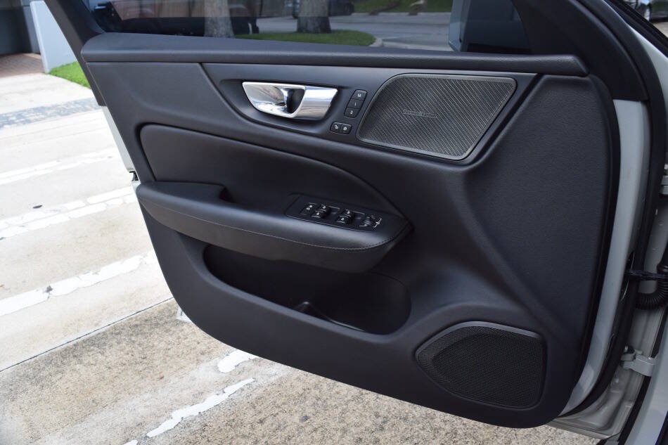 Used 2019 Volvo S60 T5 Momentum w/ Multimedia Package FWD image 70