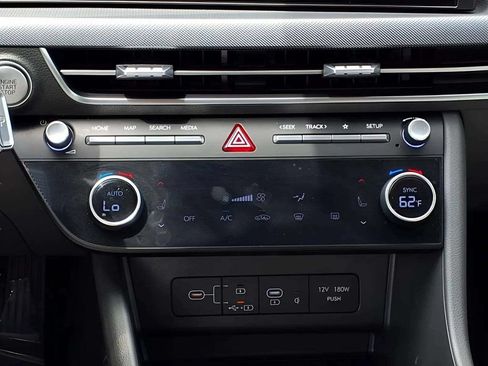 Certified 2024 Hyundai Sonata SEL w/ Convenience Package FWD image 13
