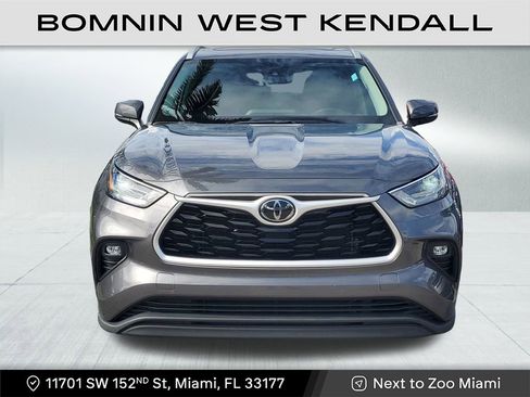 Used 2022 Toyota Highlander XLE image 2