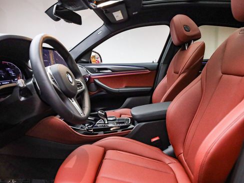 Used 2025 BMW X4 xDrive30i w/ Premium Package image 18