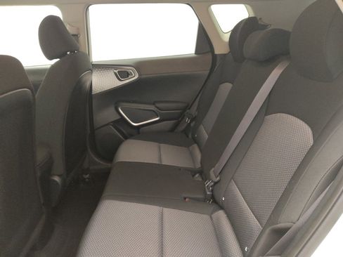Used 2025 Kia Soul S image 18