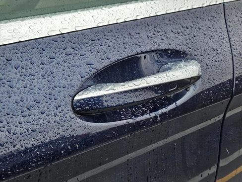 Used 2019 Mercedes-Benz C 300 Sedan image 9