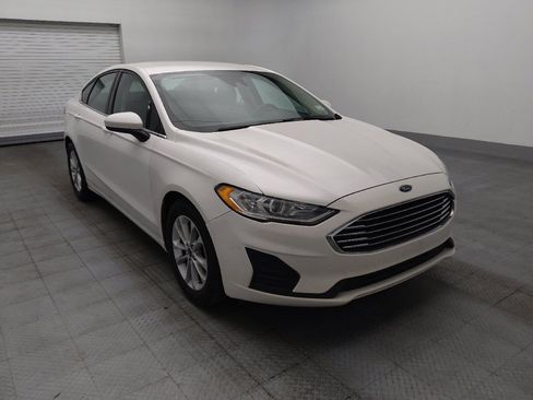 Used 2020 Ford Fusion SE FWD image 13