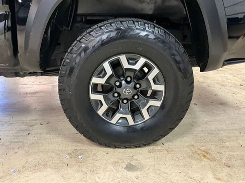 Used 2016 Toyota Tacoma TRD Off-Road image 16