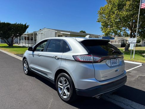 Used 2016 Ford Edge Titanium FWD image 13