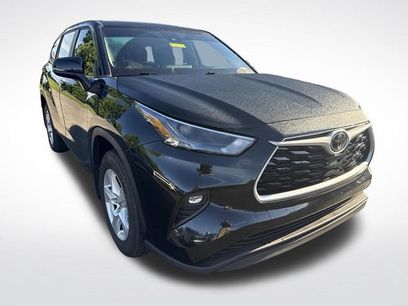 Used 2023 Toyota Highlander LE