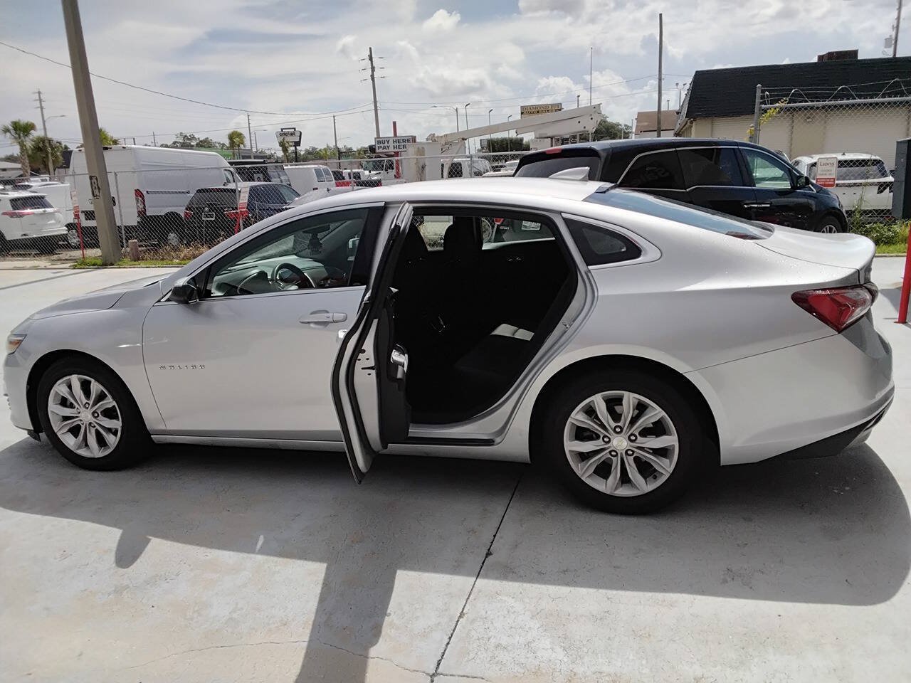 Used 2020 Chevrolet Malibu LT FWD image 4