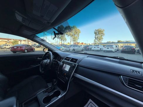 Used 2017 Toyota Camry SE FWD image 12