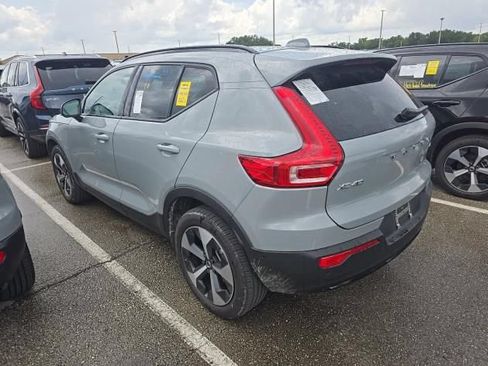 Used 2026 Volvo XC40 B5 Plus AWD/4WD image 4