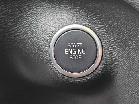 Certified 2023 Volvo XC40 B5 Ultimate w/ Protection Package Premier AWD/4WD image 33