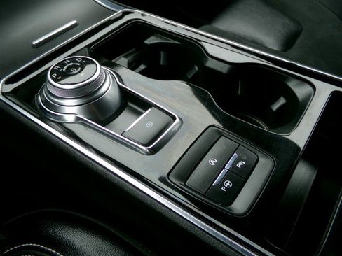 Used 2020 Ford Edge ST w/ Equipment Group 401A image 21