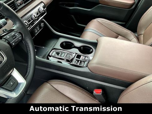Used 2025 Honda Pilot Elite image 18