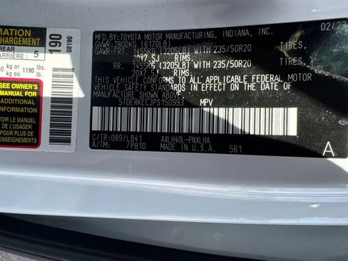 Used 2023 Toyota Sienna Platinum FWD image 17