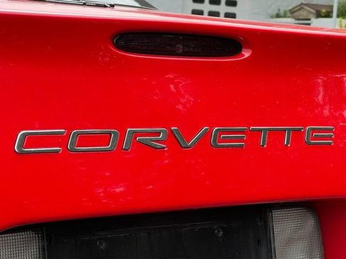 Used 2002 Chevrolet Corvette Coupe w/ Preferred Equipment Group1 RWD image 8