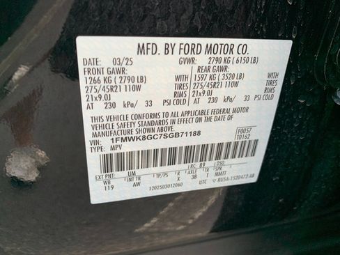 Used 2025 Ford Explorer ST w/ Sun And Sound Package AWD/4WD image 28