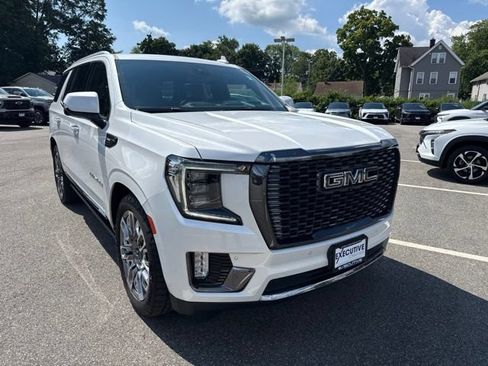 Used 2023 GMC Yukon Denali Ultimate AWD/4WD image 4