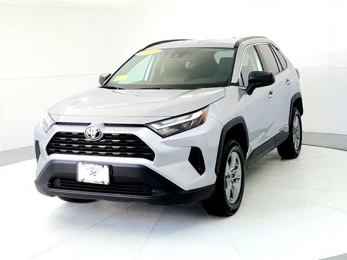 Used 2025 Toyota RAV4 LE AWD/4WD image 2