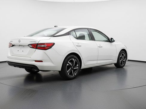 Used 2025 Nissan Sentra SV image 9