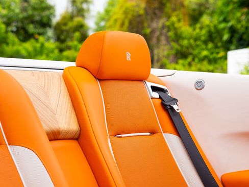 Used 2017 Rolls-Royce Dawn RWD image 89