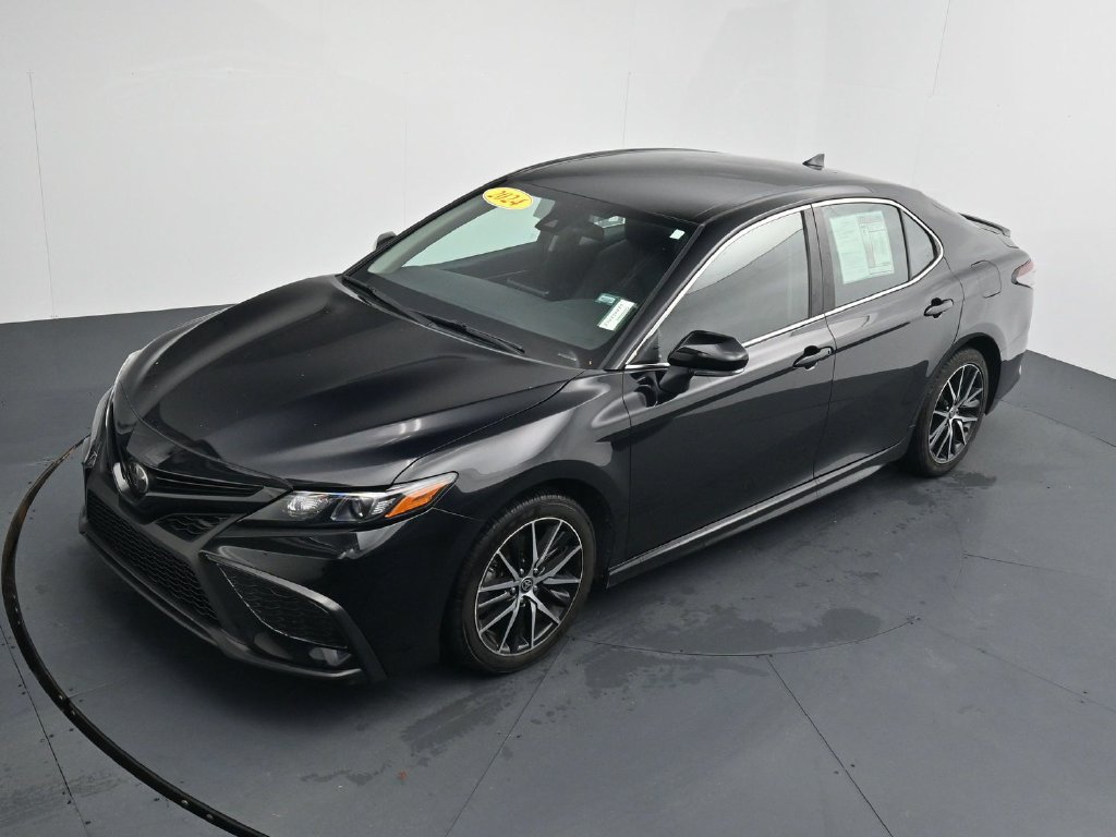 Used 2024 Toyota Camry SE FWD image 30