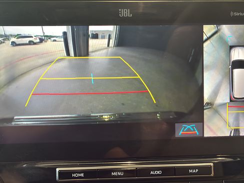 Used 2021 Toyota Highlander Platinum FWD image 30