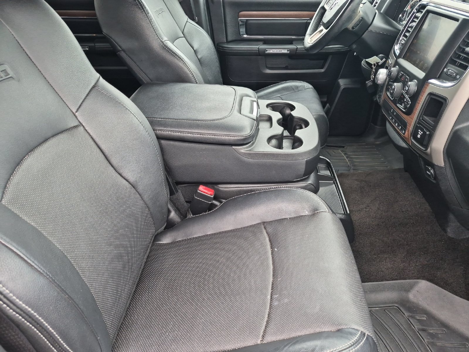 Used 2016 RAM 1500 Laramie AWD/4WD image 30