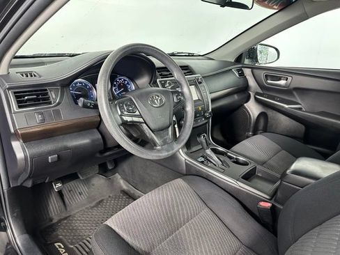 Used 2016 Toyota Camry LE FWD image 12