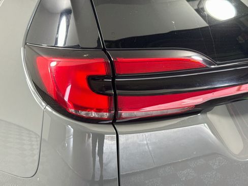 Used 2023 Chrysler Pacifica Touring-L FWD image 36