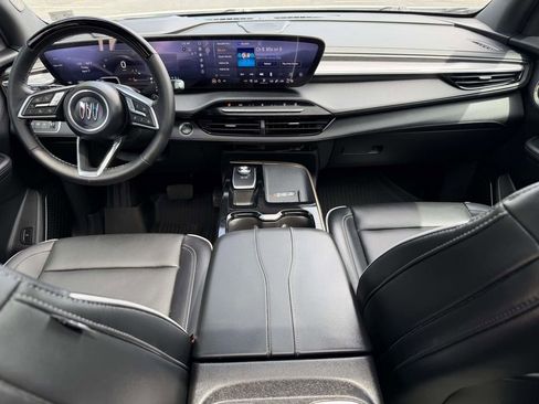 Used 2025 Buick Enclave Avenir w/ Super Cruise Package FWD image 2
