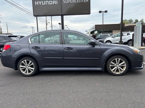 Used 2013 Subaru Legacy 2.5i Premium AWD/4WD image 3