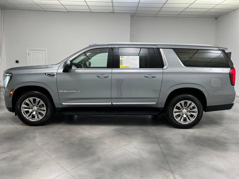 Used 2025 GMC Yukon XL Denali RWD image 5