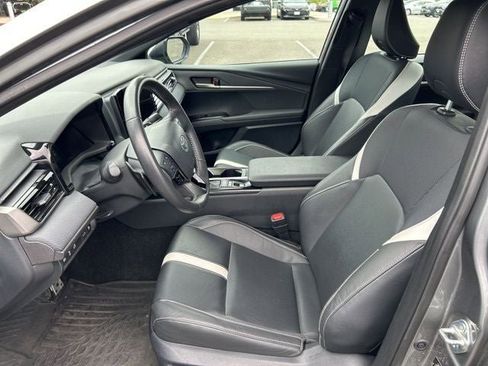 Used 2025 Toyota Camry SE FWD image 17