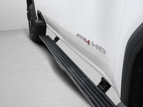 Used 2025 GMC Sierra 2500 AT4 w/ AT4 Premium Plus Package AWD/4WD image 36