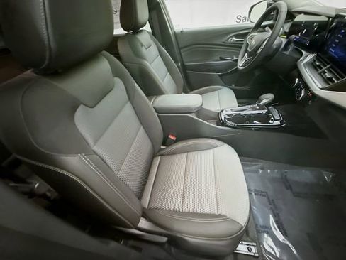 New 2026 Chevrolet Trax LT w/ Sunroof Package image 29