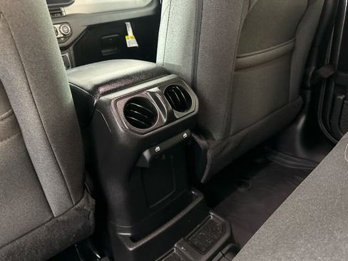 Used 2024 Jeep Wrangler Unlimited w/ Convenience Group AWD/4WD image 15
