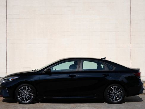 Used 2023 Kia Forte GT-Line FWD image 8
