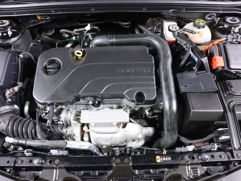 Used 2021 Chevrolet Malibu LT image 38