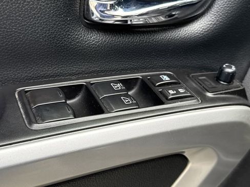 Used 2018 Nissan Titan PRO-4X w/ Pro-4x Convenience Package image 19