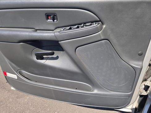 Used 2007 GMC Sierra 2500 SLE w/ Heavy-Duty Power Package image 18