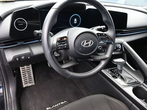 Used 2025 Hyundai Elantra SEL FWD image 24