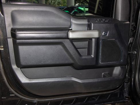 Used 2015 Ford F150 Lariat image 15