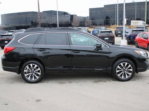 Used 2017 Subaru Outback 2.5i Limited image 4