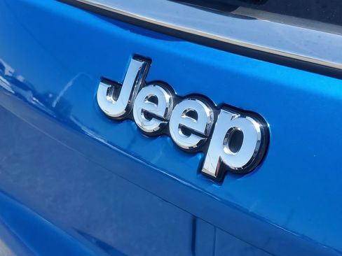 Used 2025 Jeep Compass Limited AWD/4WD image 8