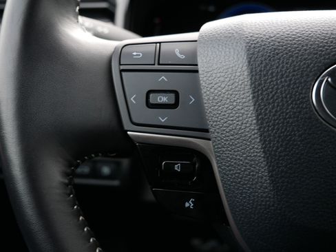 Certified 2025 Toyota Camry SE image 28