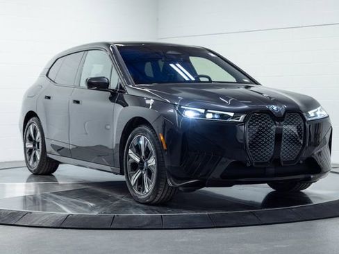 Used 2023 BMW iX xDrive50 w/ Premium Package image 4