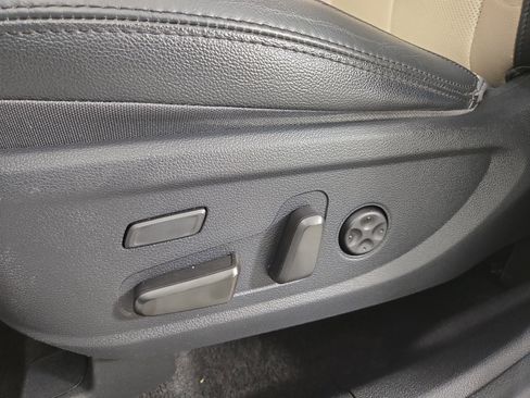 Used 2020 Hyundai Santa Fe Limited image 31