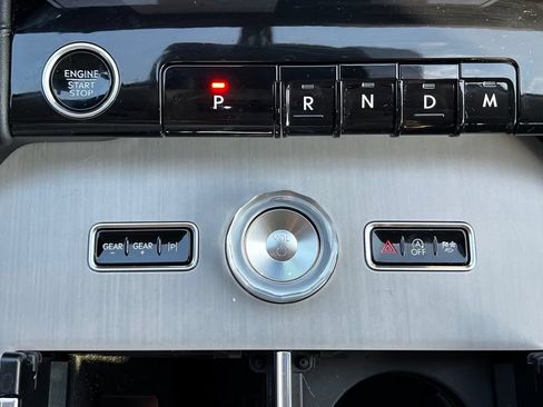 Used 2025 Lincoln Navigator Reserve AWD/4WD image 46